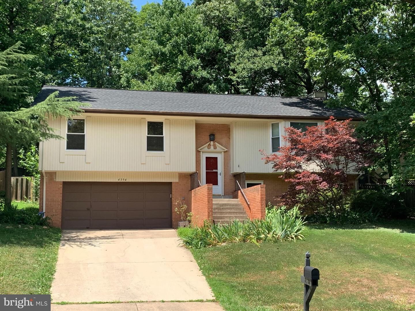 Property Photo: 4394 Ashgrove Drive VA 22025