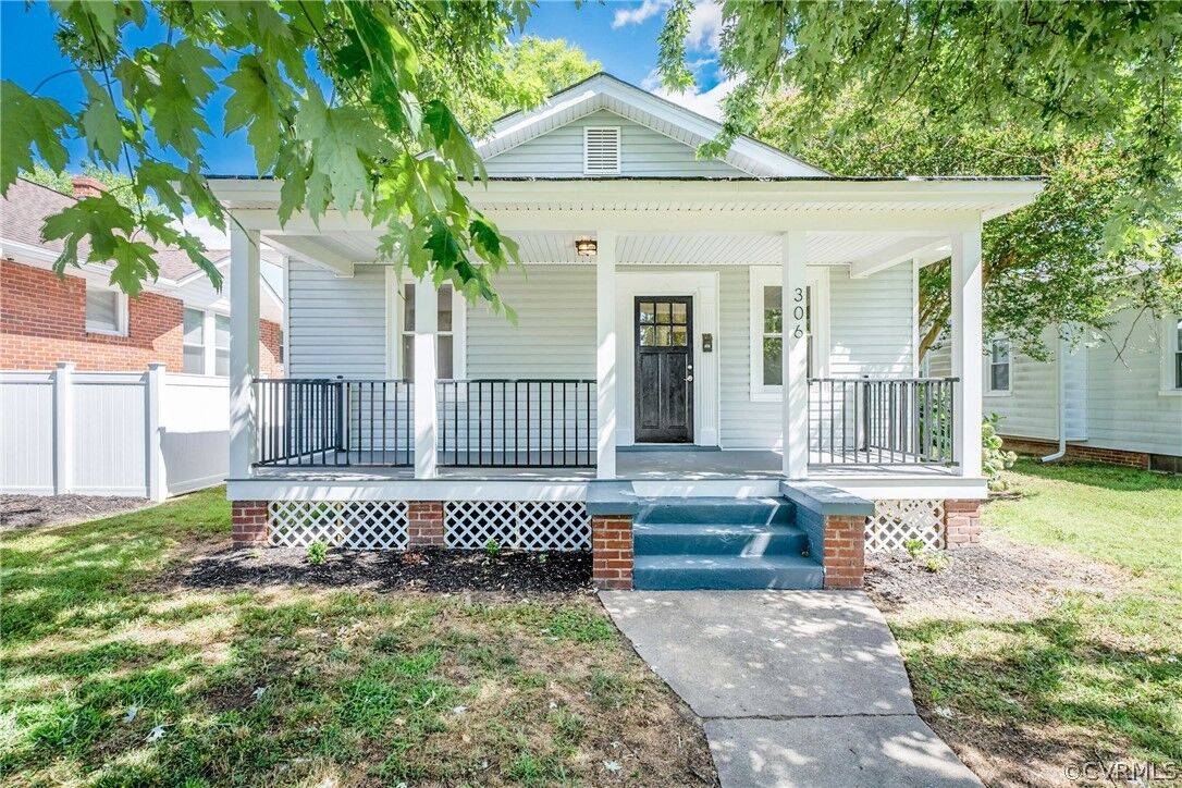 Property Photo: 306 Richmond Avenue VA 23834