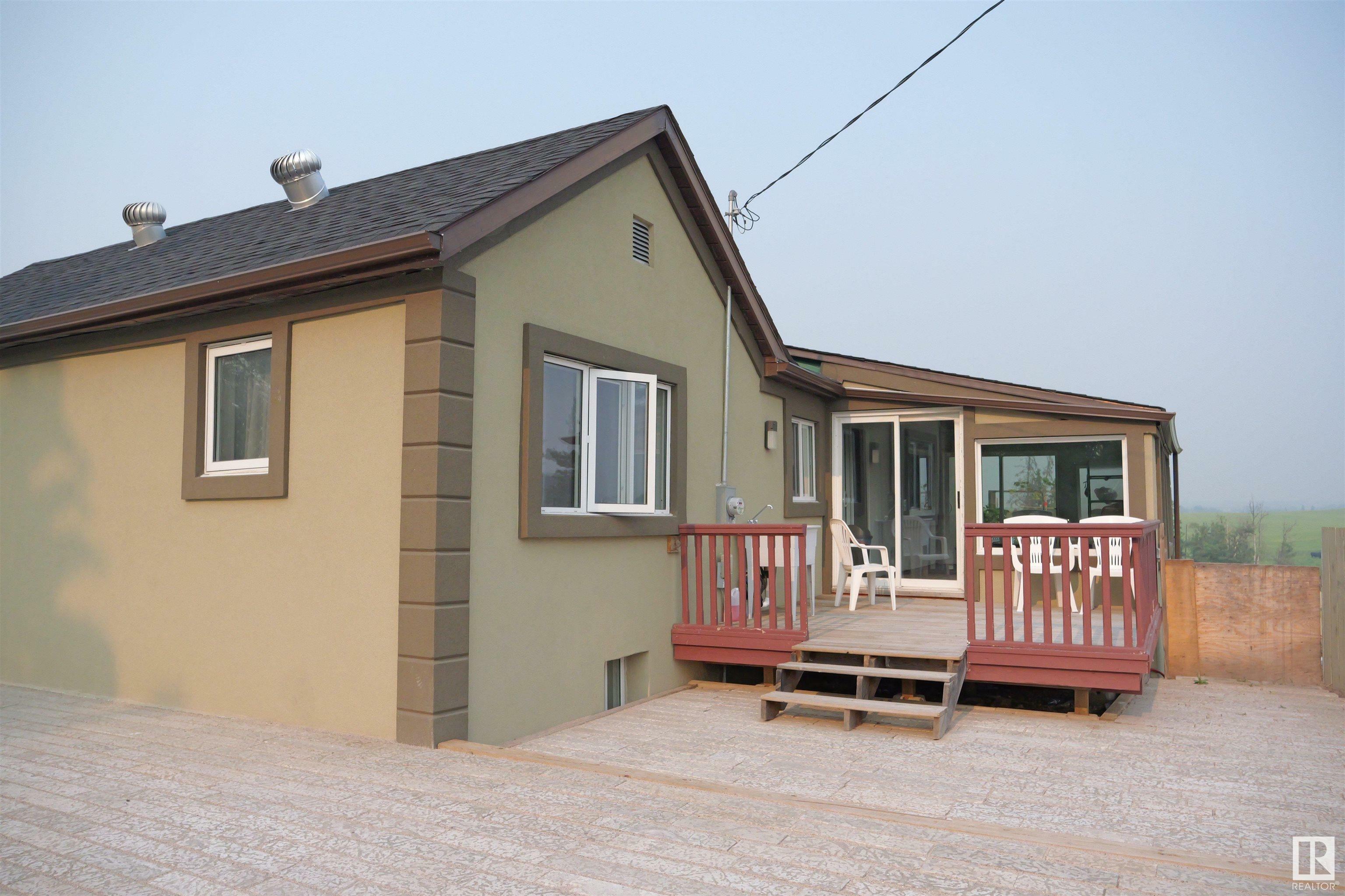 Property Photo:  57013 Rge Rd 70  AB T0E 2A0 