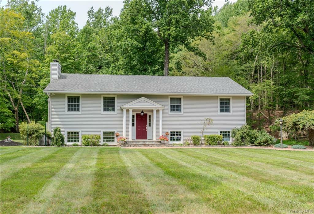 Property Photo:  3 Larkspur Drive  NY 12533 