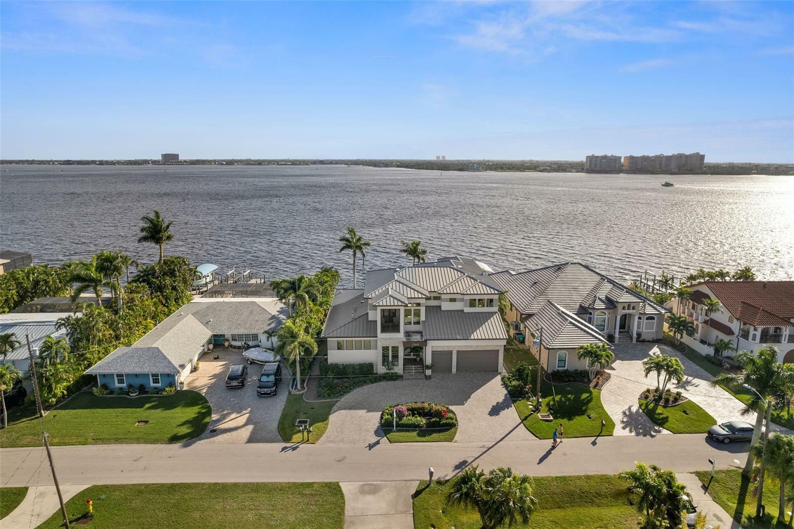 Property Photo:  5769 Riverside Drive  FL 33904 