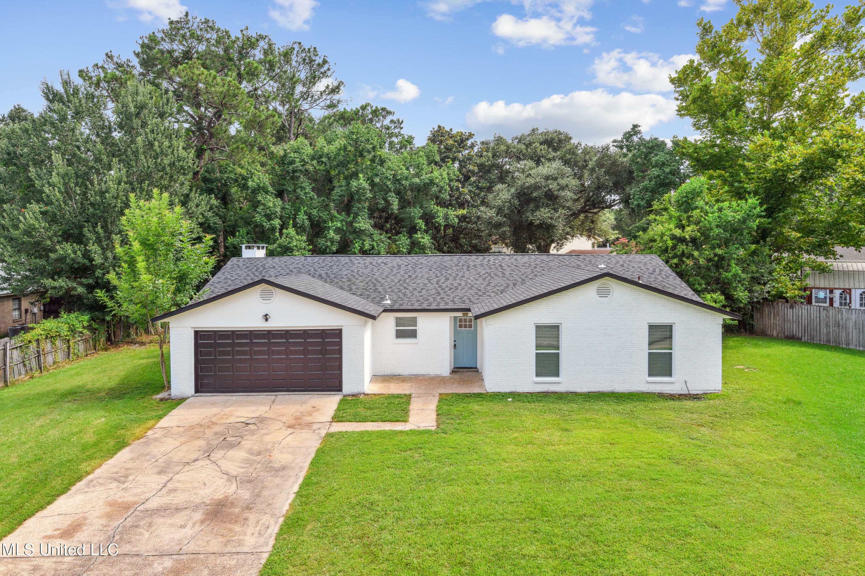 Property Photo:  4007 Crestwood Court  MS 39553 