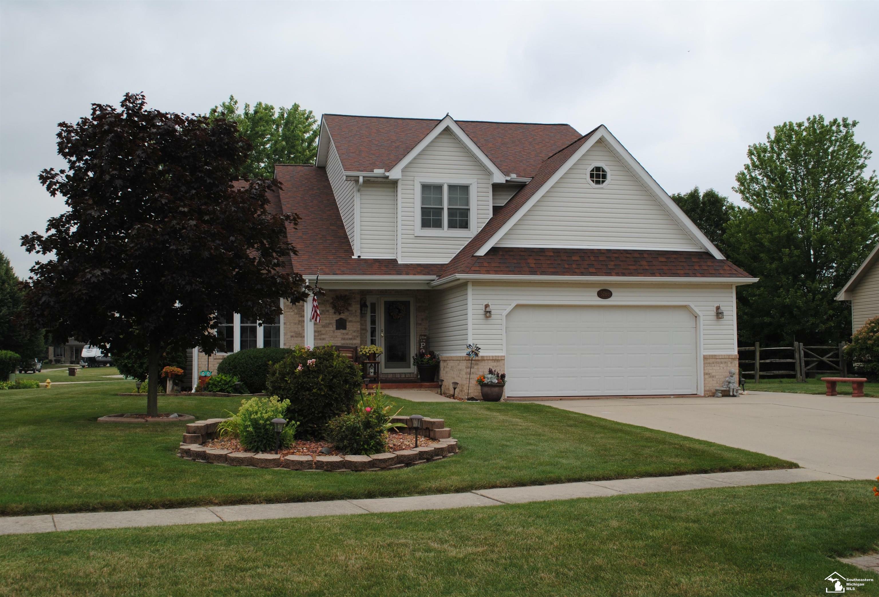 Property Photo:  5066 Oakhaven Lane  MI 48161 