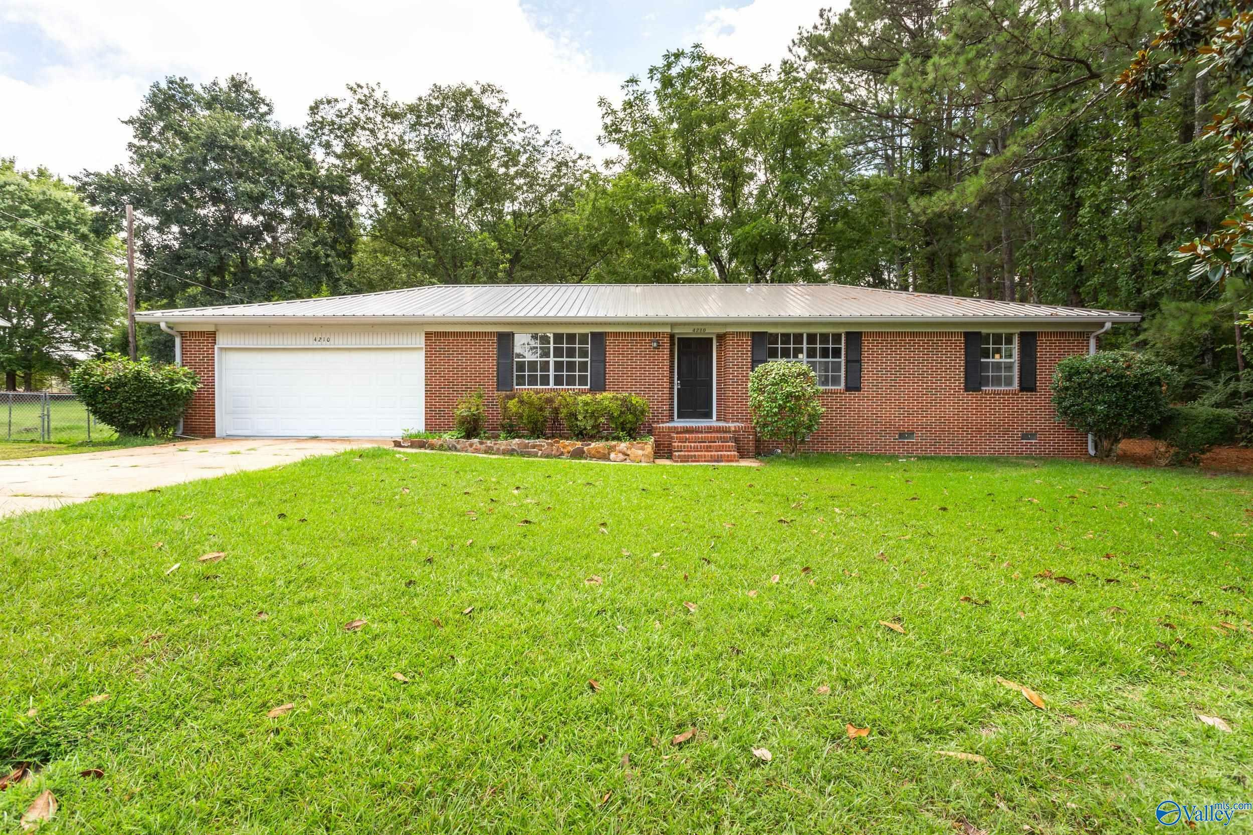 Property Photo:  4210 South Point Circle S  AL 35907 