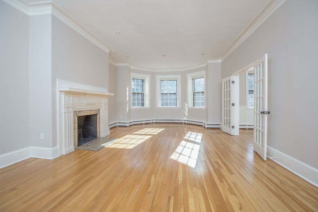 Property Photo: 113 Commonwealth Ave 4 MA 02116