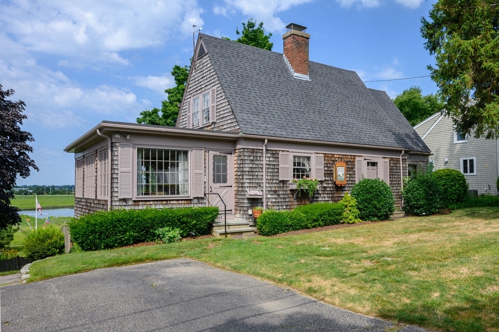 Property Photo: 143 Lansdowne St MA 02171