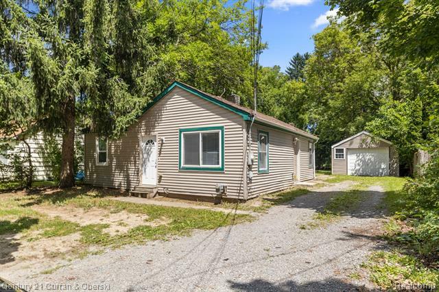 Property Photo:  3052 Joslyn Road  MI 48326 