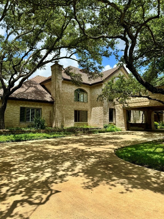 Property Photo:  304 Tower Drive  TX 78232 