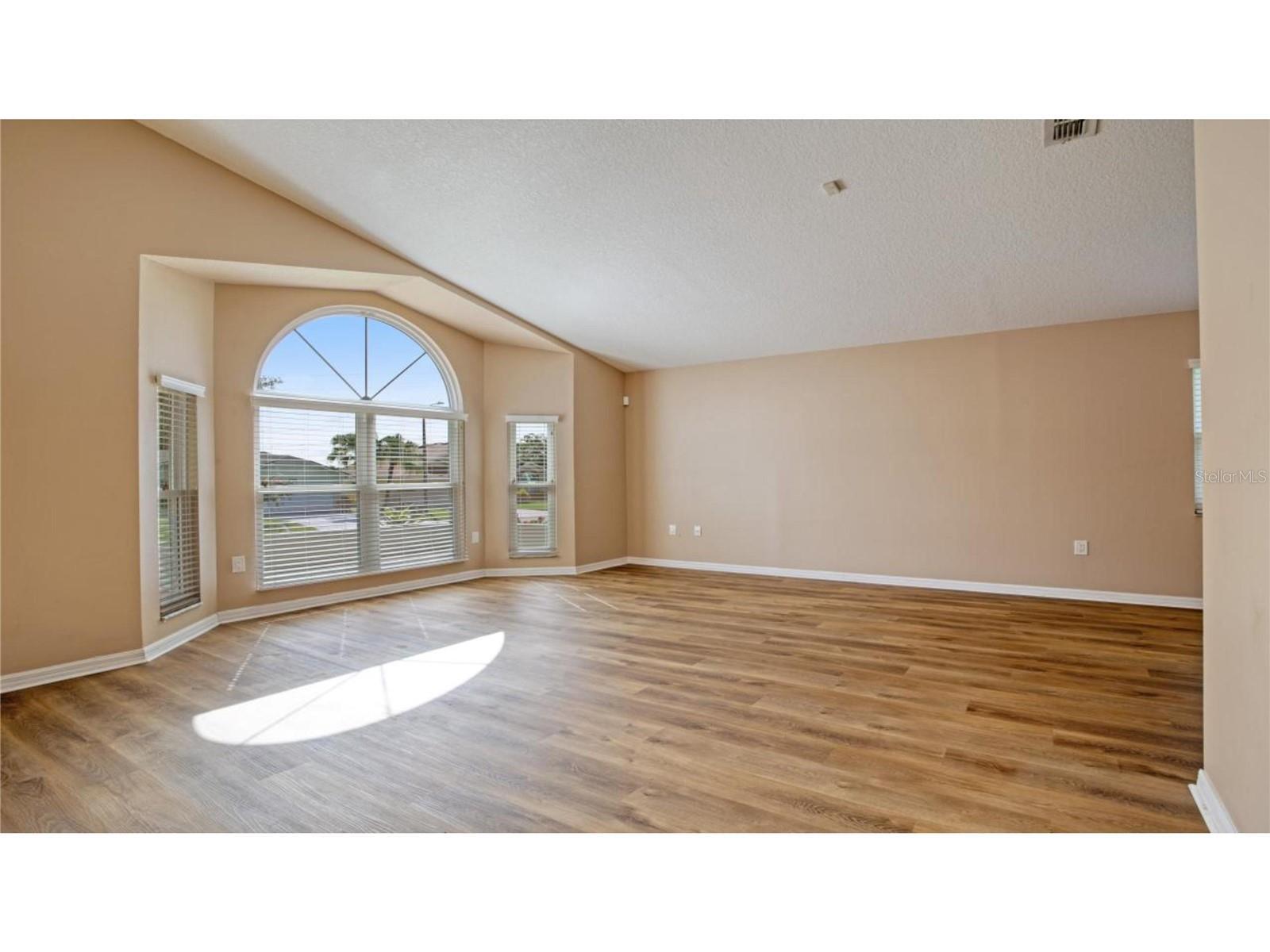 Property Photo:  6252 Egret Drive  FL 33809 