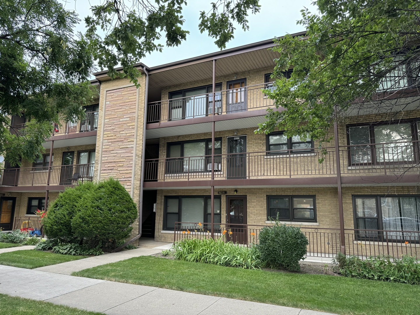 Property Photo:  4835 N Harlem Avenue 2  IL 60656 