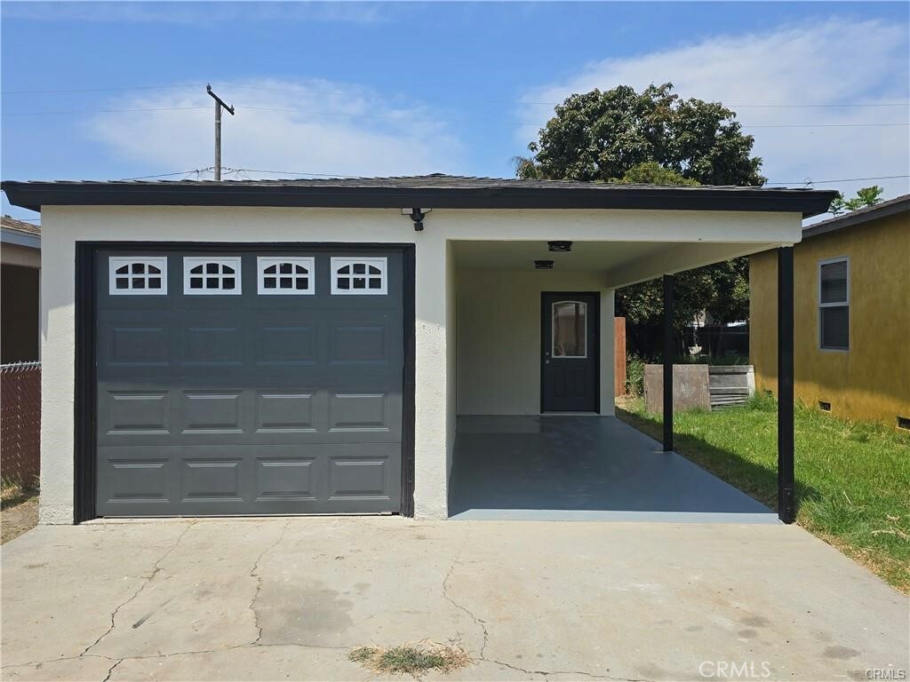 Property Photo:  2551 E Madison Street  CA 90810 