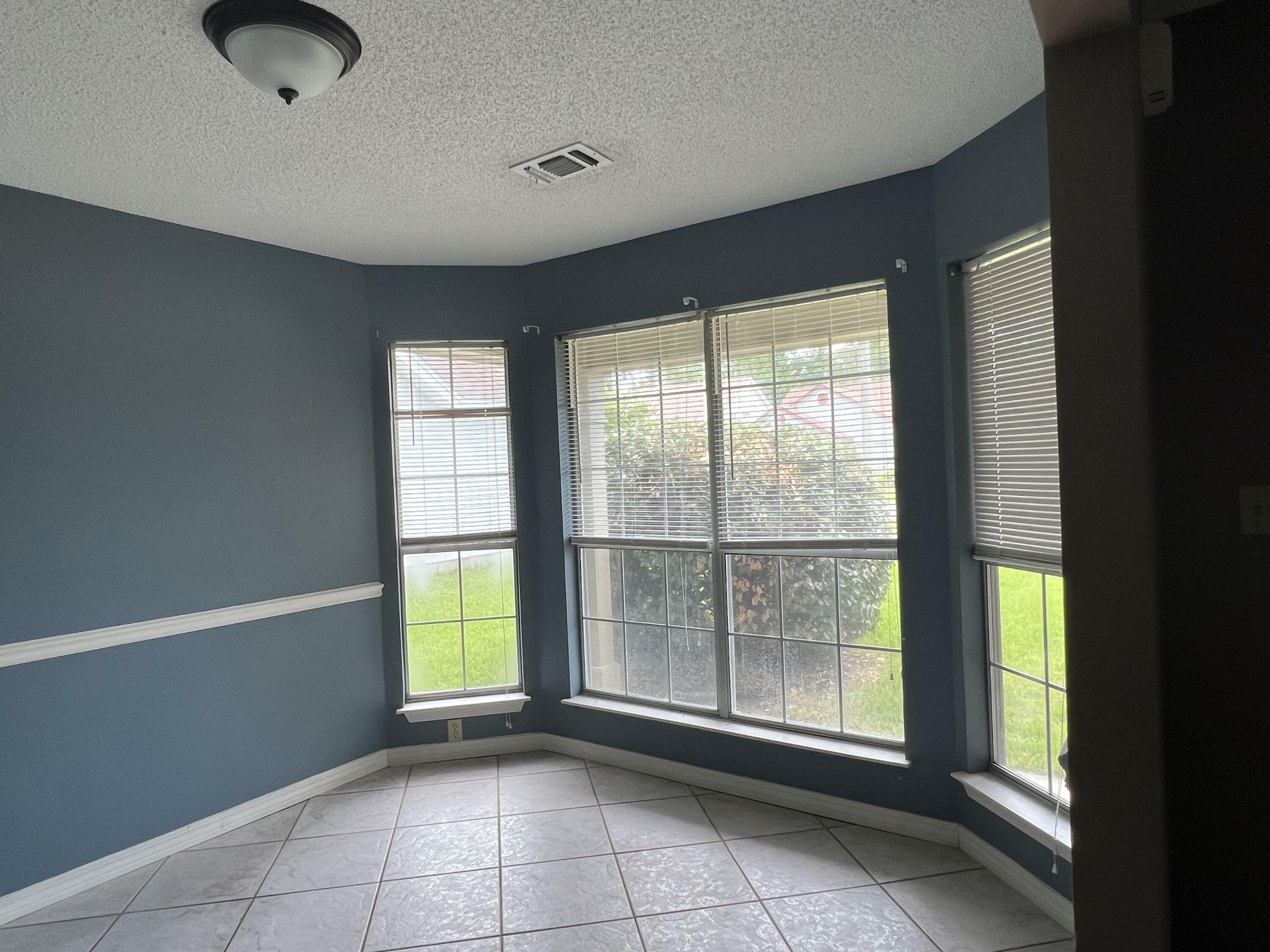 Property Photo: 343 Brookwood Boulevard FL 32569