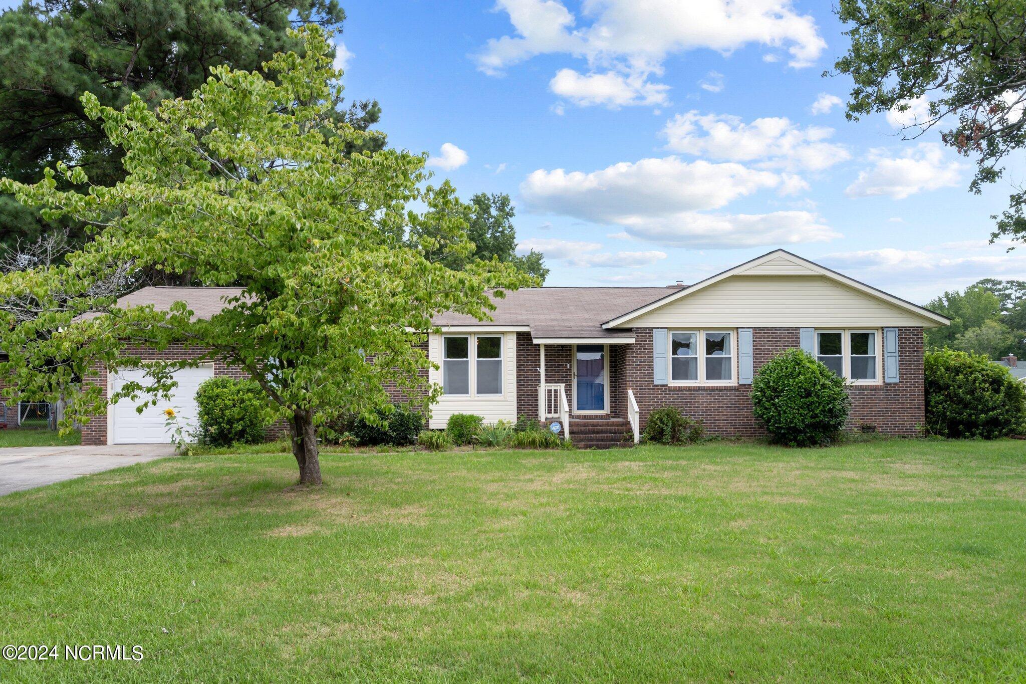 Property Photo:  100 Lionel Avenue  NC 28540 