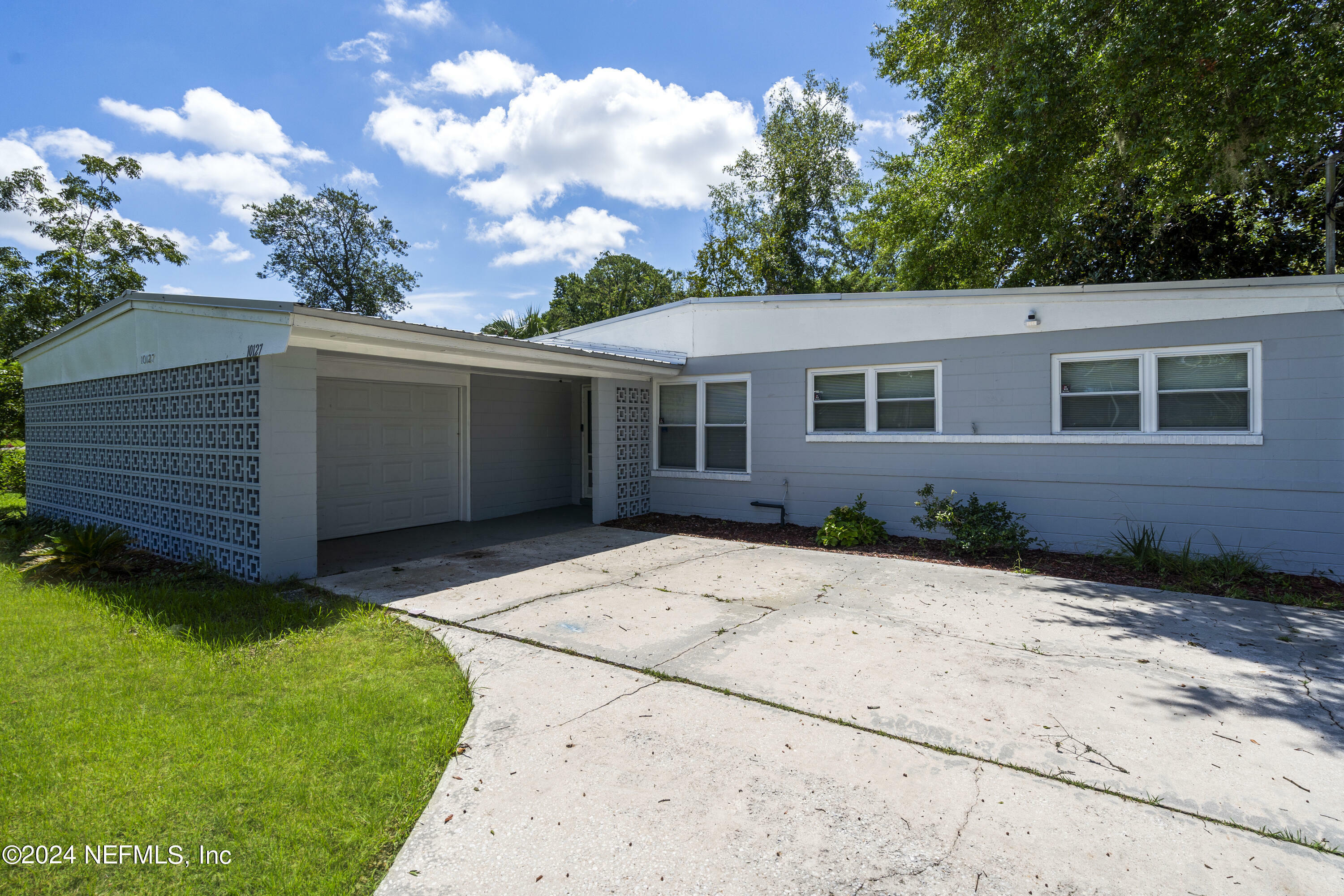 Property Photo:  10127 Haverford Road  FL 32218 