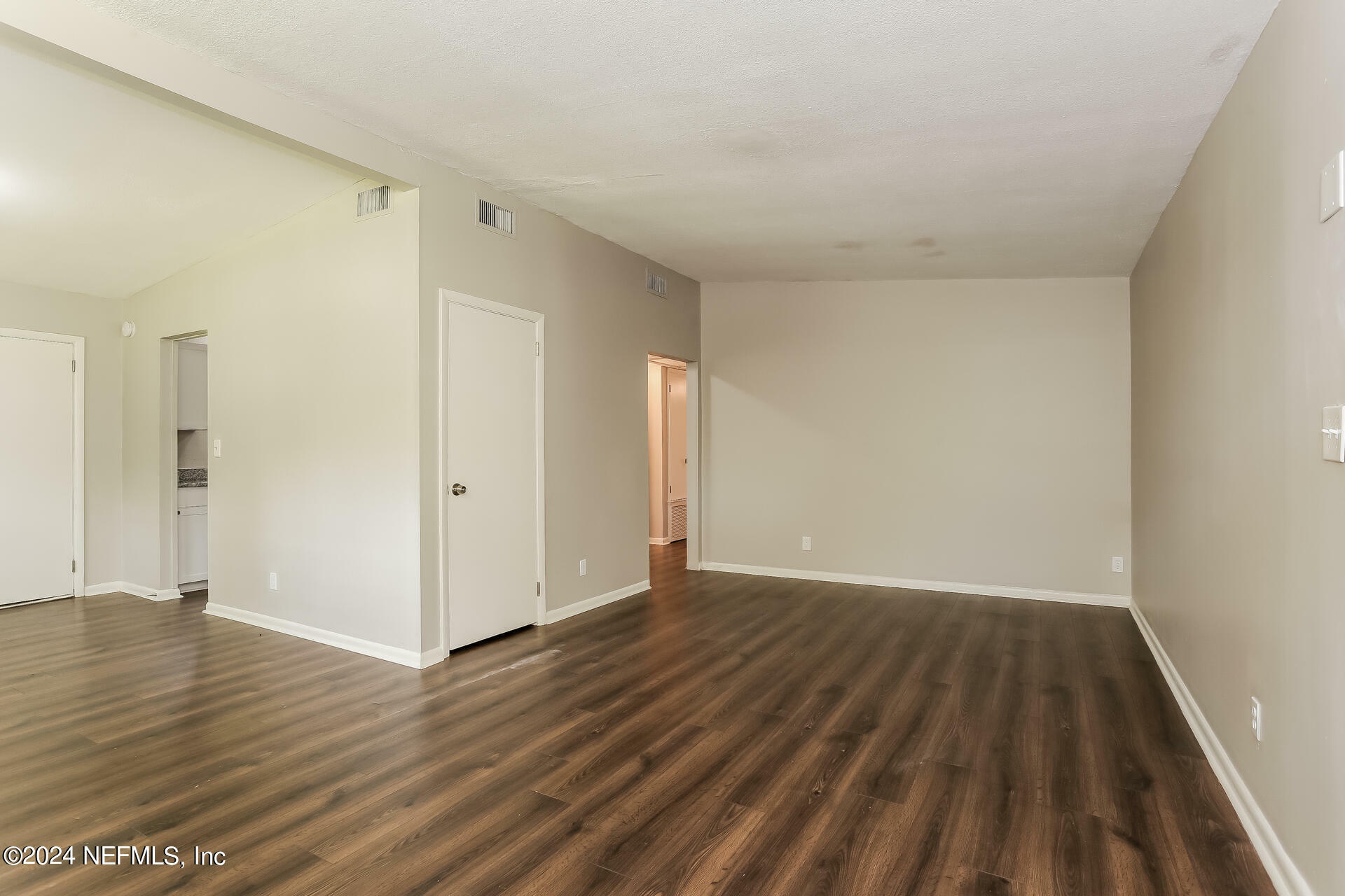 Property Photo:  7003 Rollo Road  FL 32205 