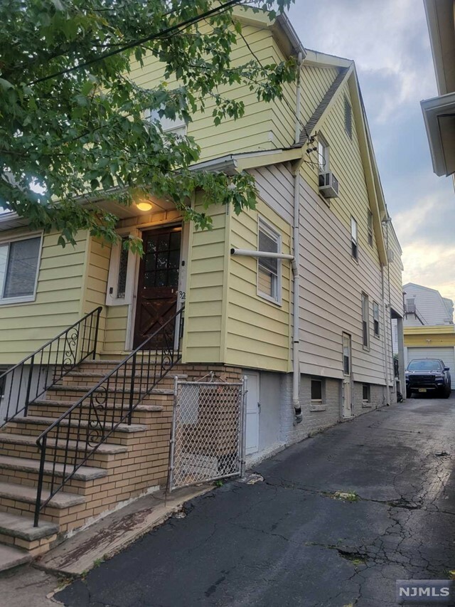 Property Photo:  323 Devon Street  NJ 07032 