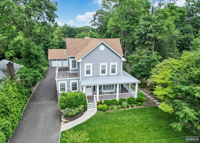 Property Photo:  1023 Hillcrest Road  NJ 07450 