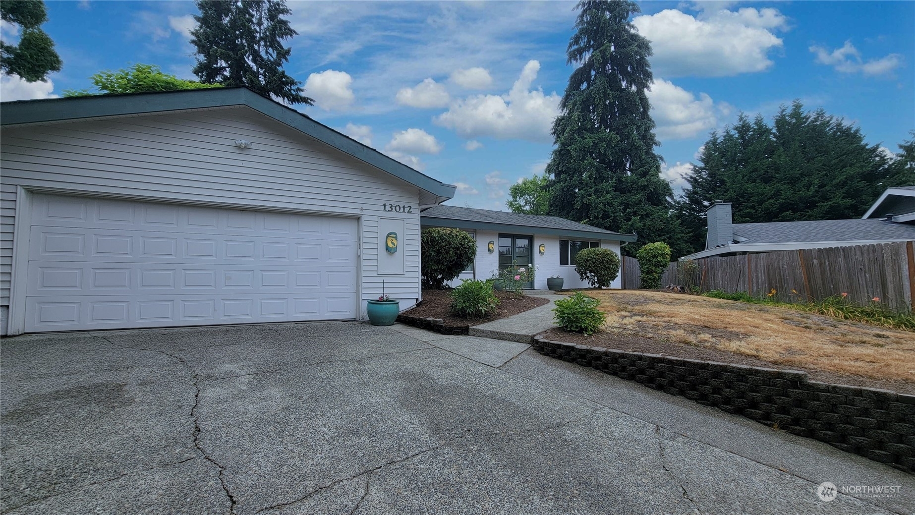 Property Photo:  13012 SE 69th Street  WA 98006 