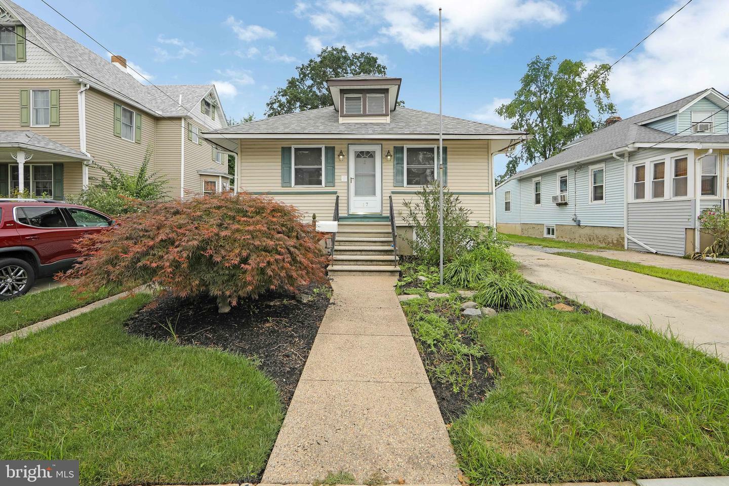 Property Photo:  17 W Park Avenue  NJ 08107 