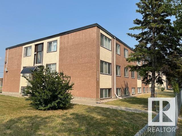 15920 109 Avenue NW 15  Edmonton AB T5P 1B7 photo