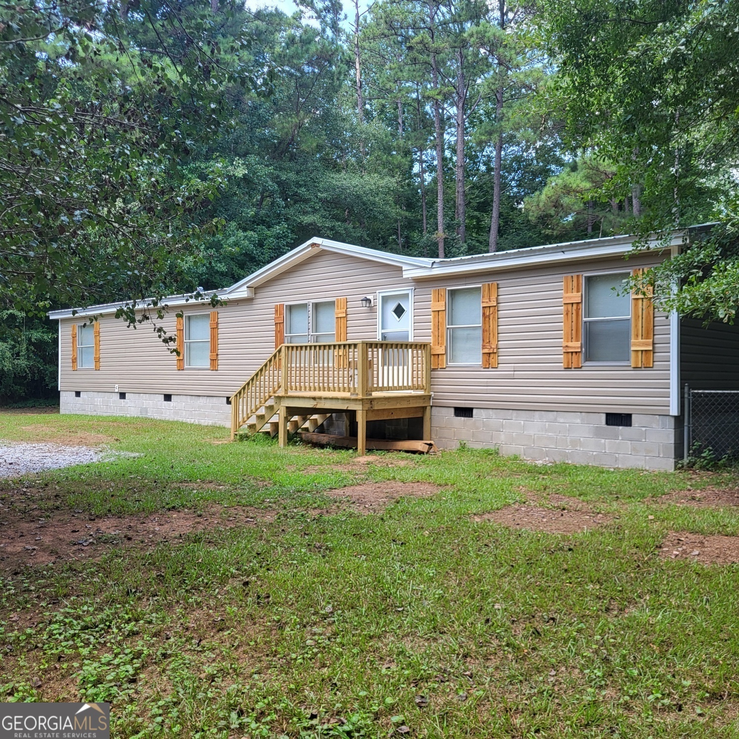 Property Photo:  475 Lee Rd 262  AL 36804 