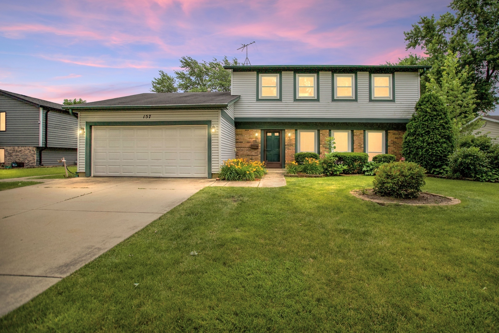 Property Photo:  157 E Home Avenue  IL 60067 