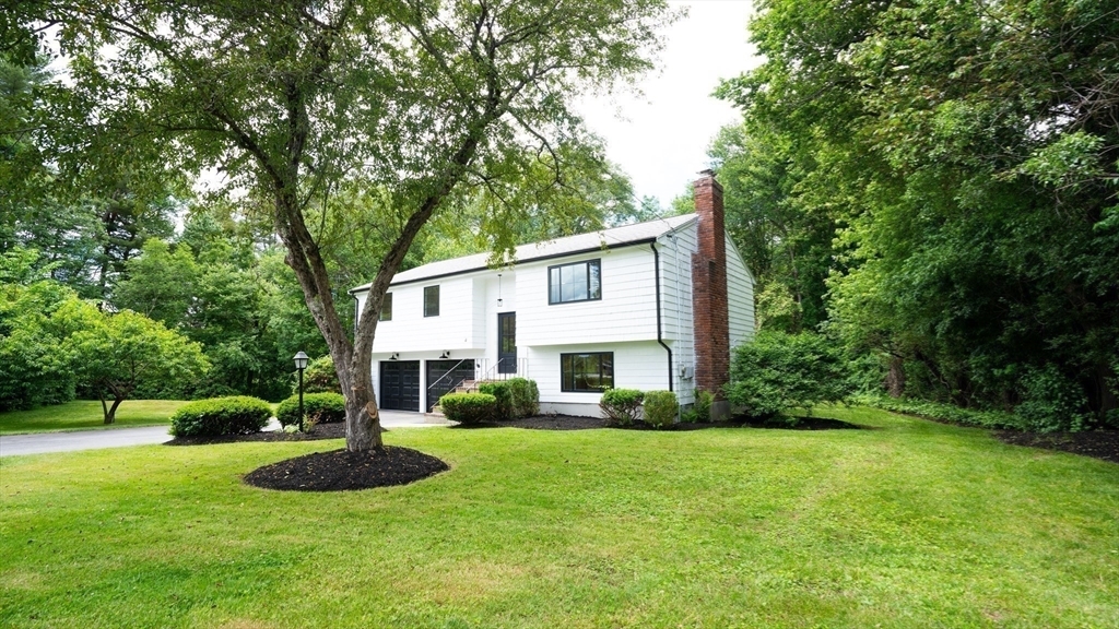 Property Photo:  4 Bayberry Road  MA 02052 