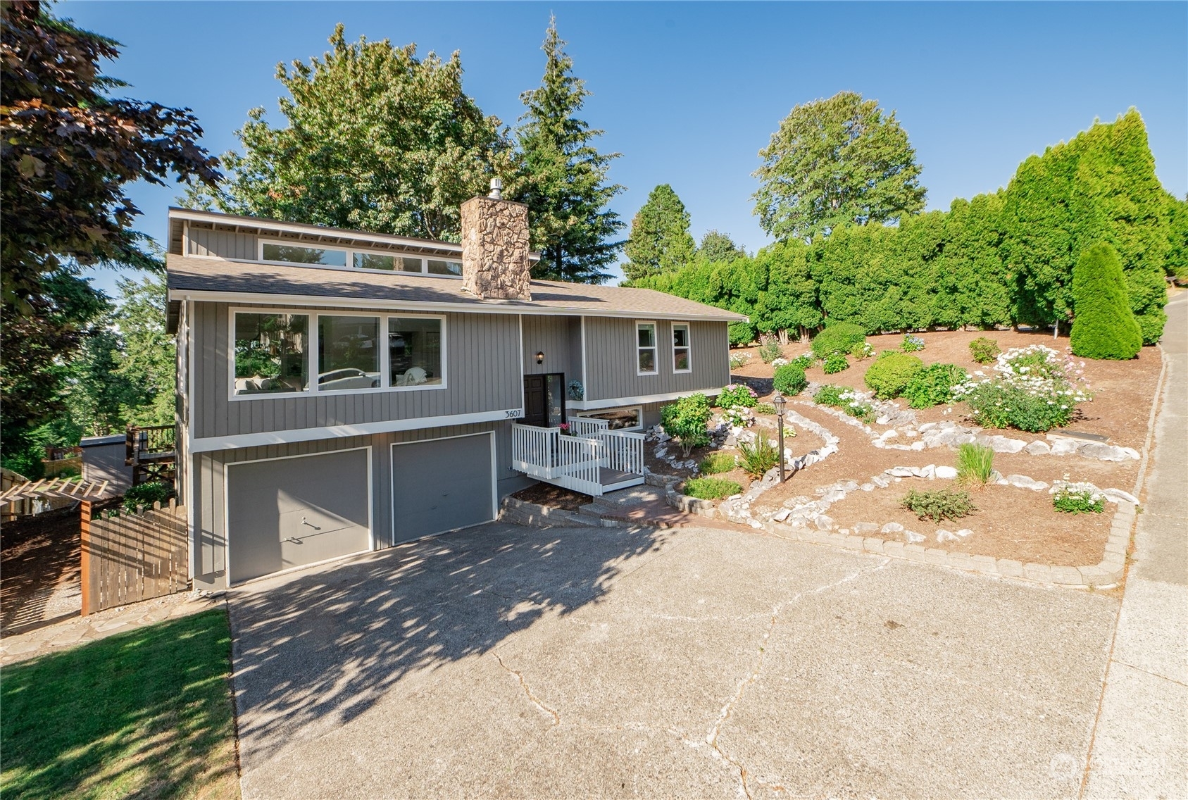 Property Photo:  3607 Ridgemont Way  WA 98229 