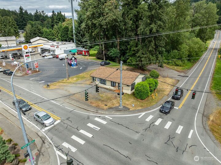 Property Photo:  11205  164th Avenue SE  WA 98059 