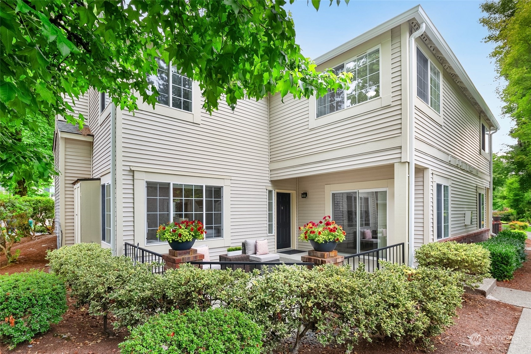 Property Photo: 10909 Avondale Road NE K143 WA 98052