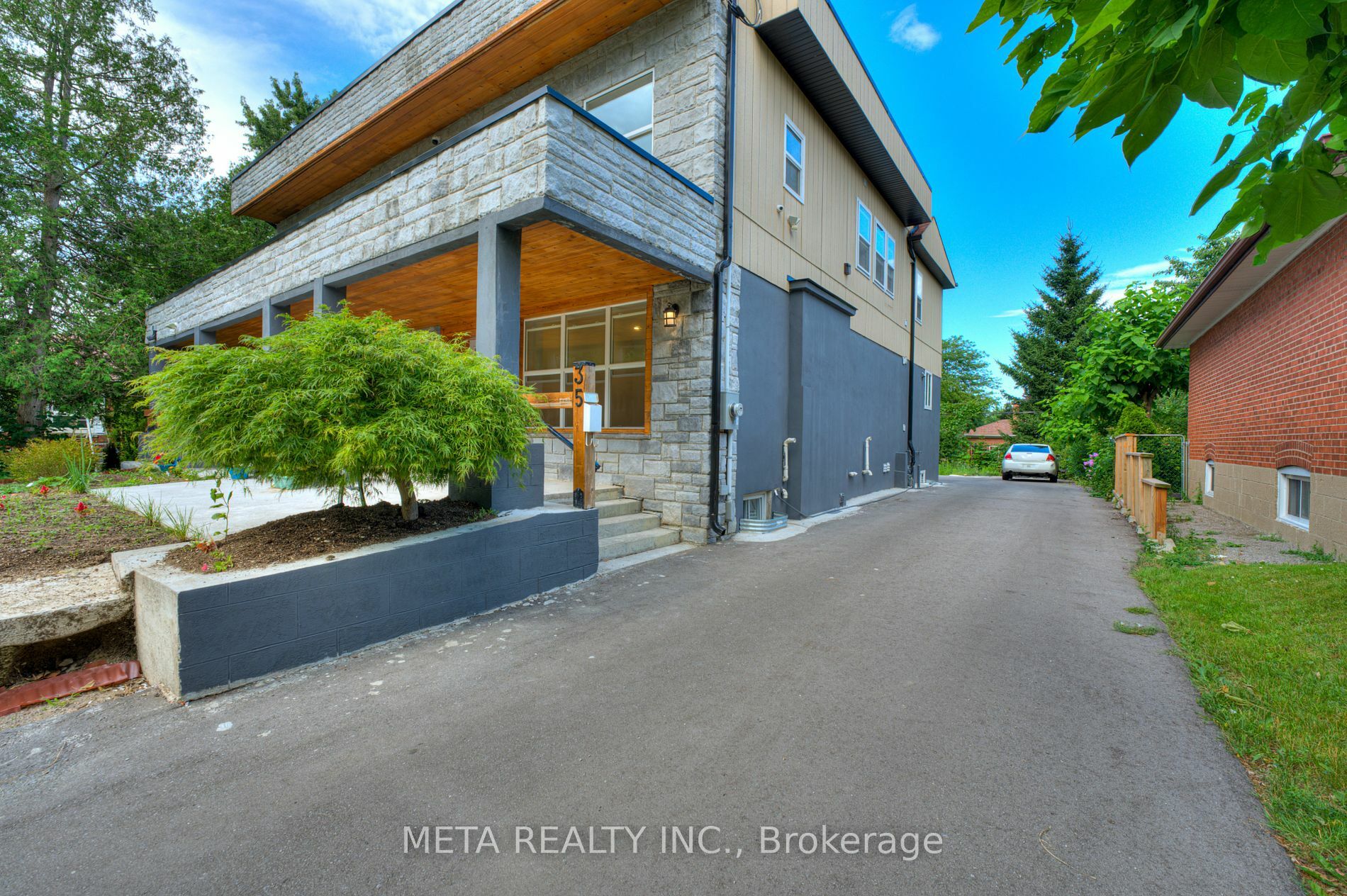 Property Photo:  35 Duncombe Blvd  ON M1M 3A4 