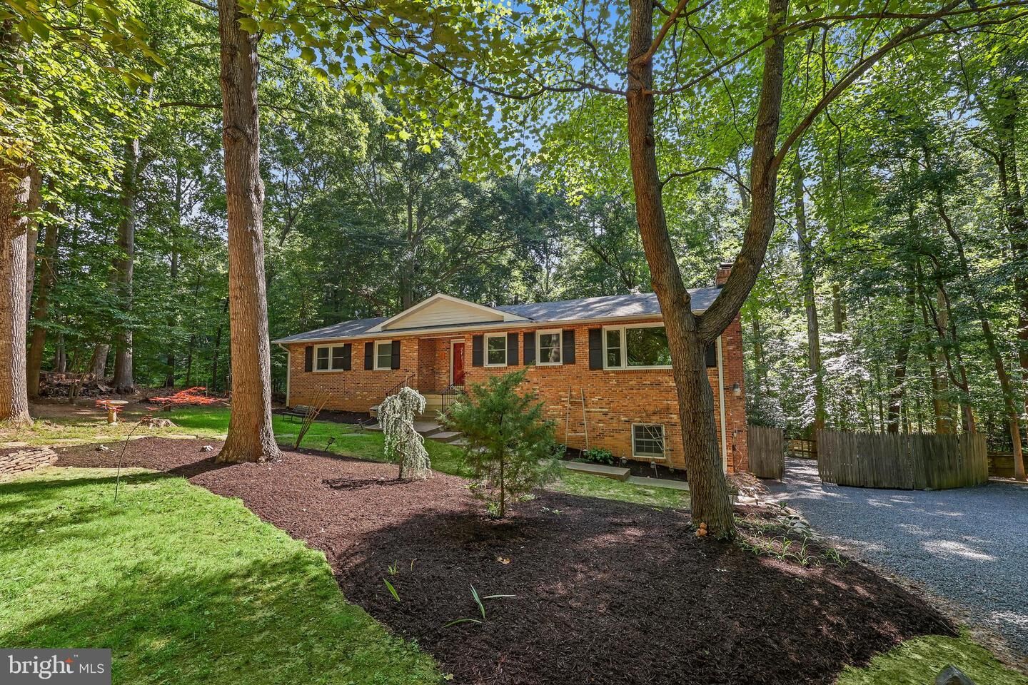 Property Photo:  12053 Kahns Road  VA 20112 