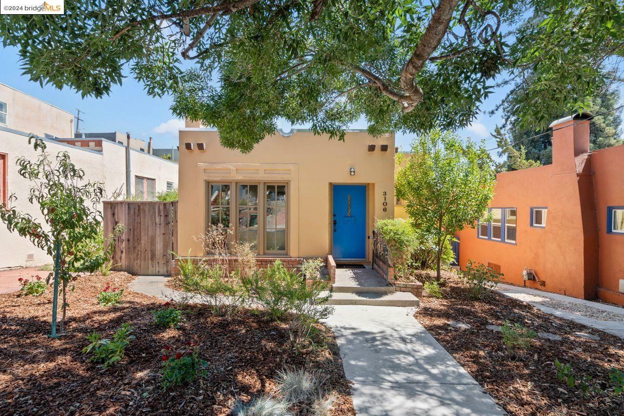 Property Photo:  3106 Kingsland Ave  CA 94619 