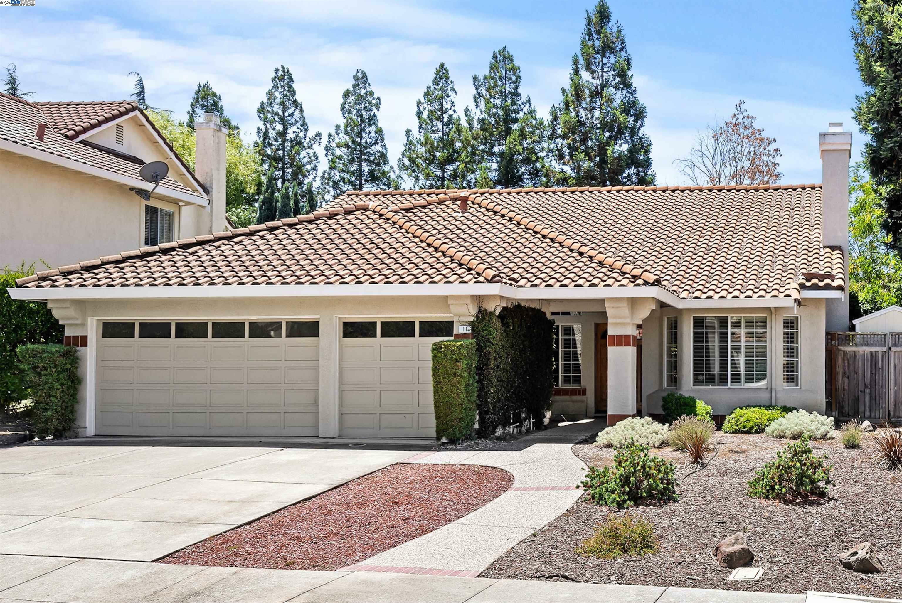 Property Photo:  11 Carson Ct  CA 94582 