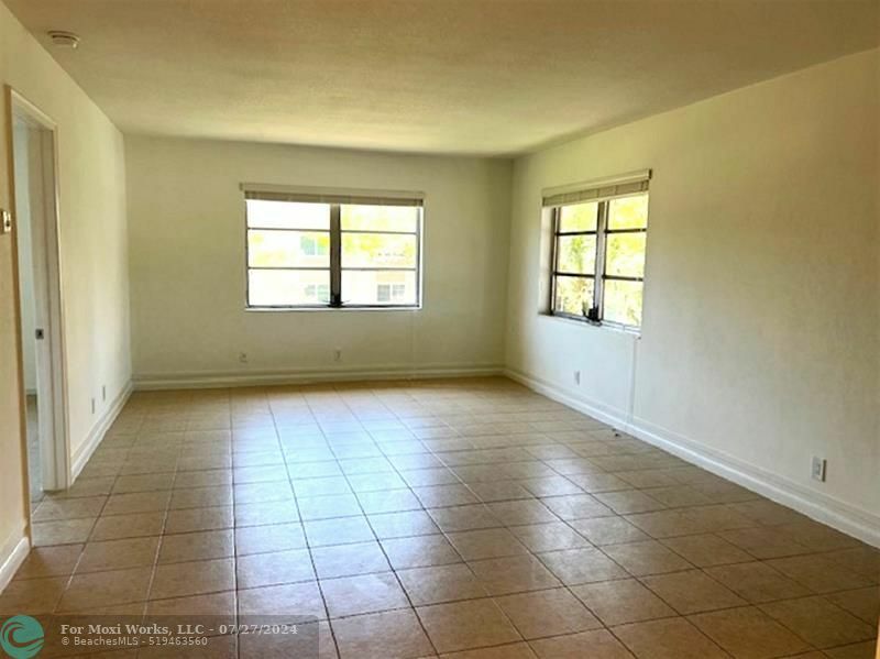 Property Photo:  9 NE 19th Ct 205C  FL 33305 