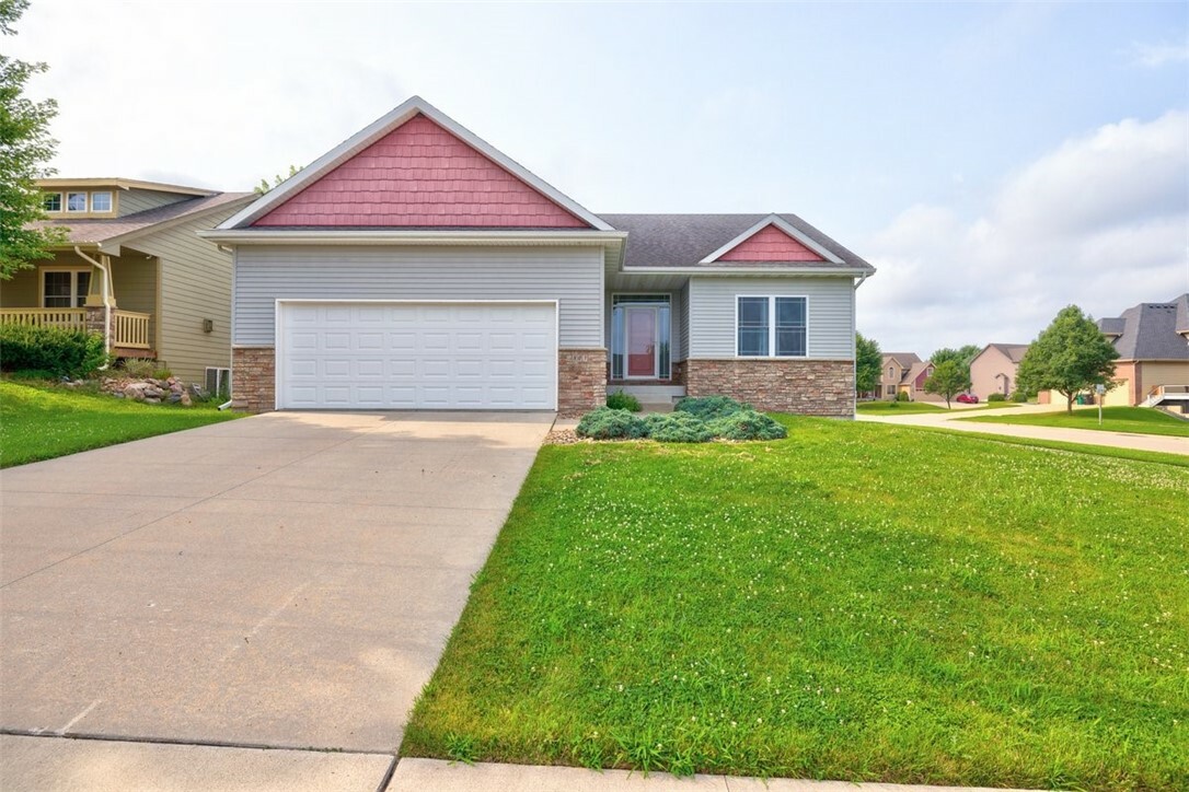 Property Photo:  803 NE 41st Street  IA 50021 