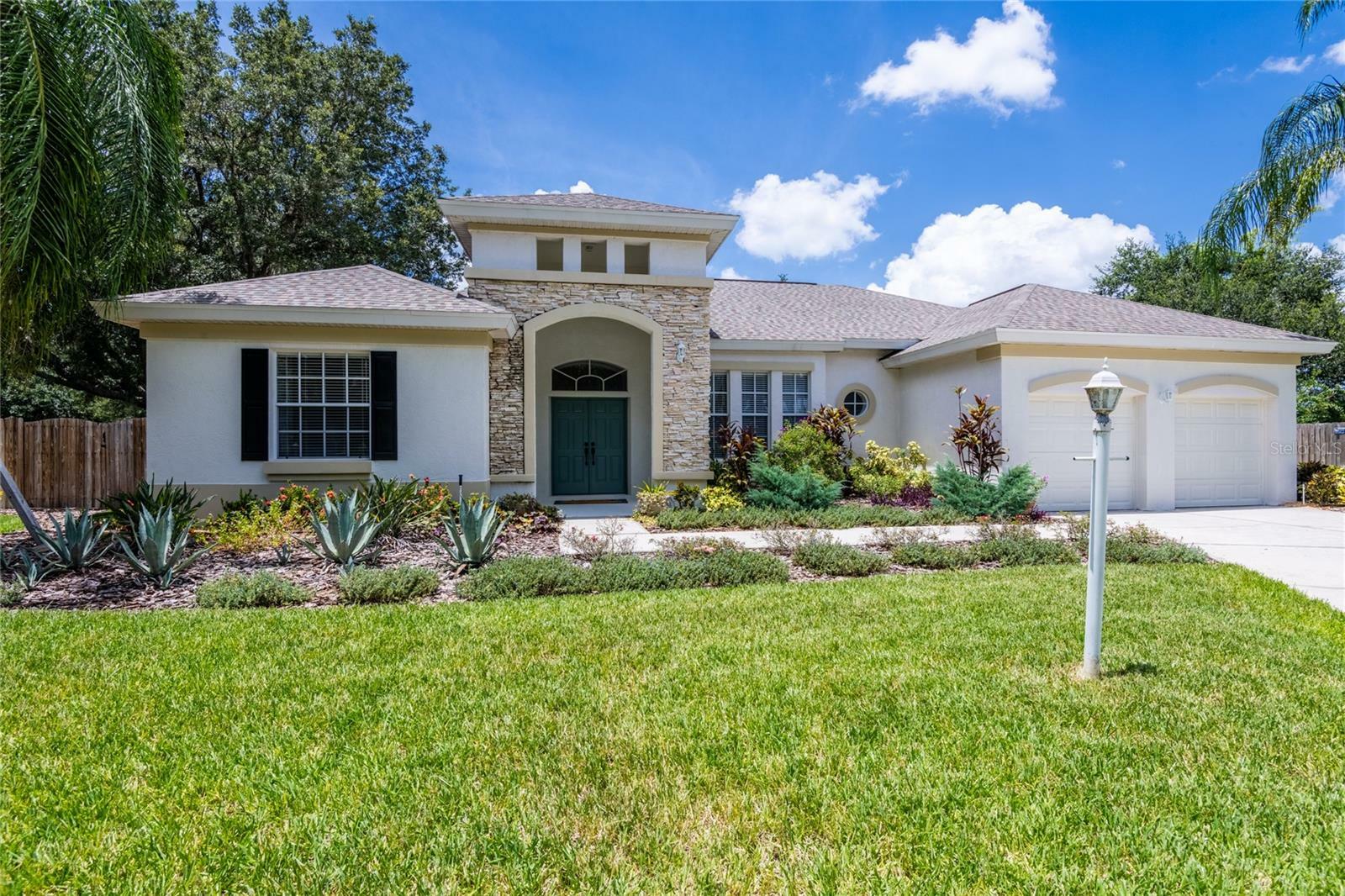 Property Photo:  2901 Laurel Meadow Court  FL 33566 