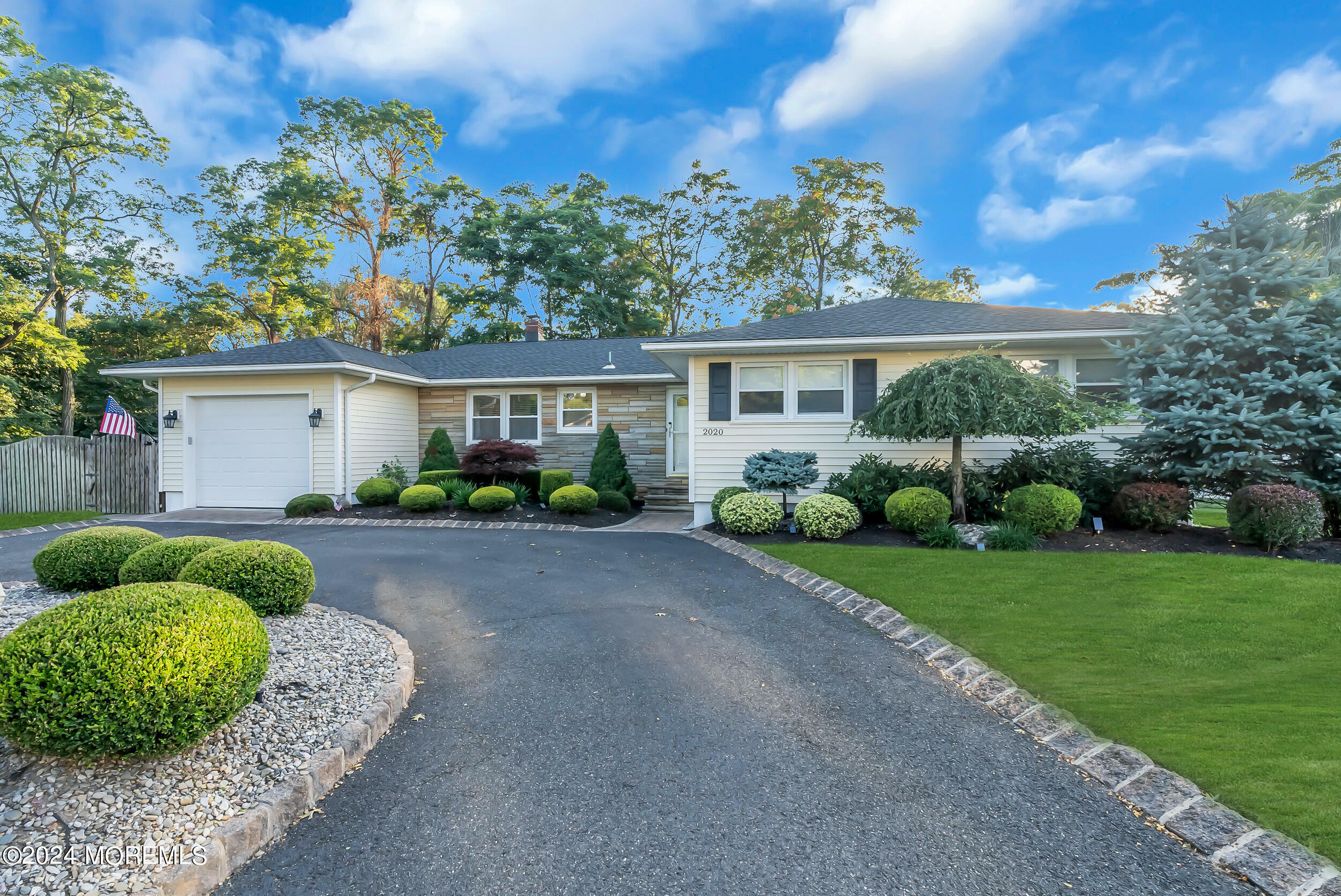 Property Photo:  2020 Oakhurst Parkway  NJ 07755 