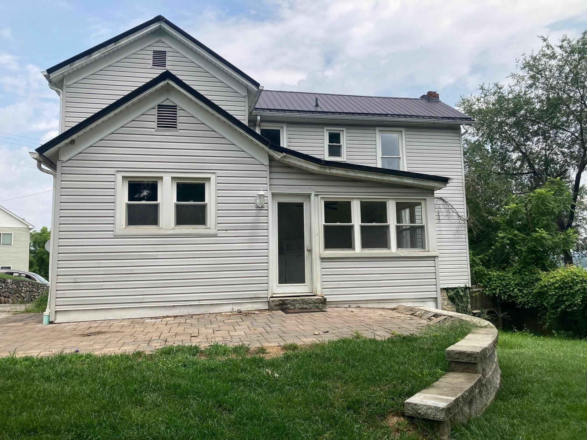 Property Photo:  1309 Lawrence Street  VA 24141 