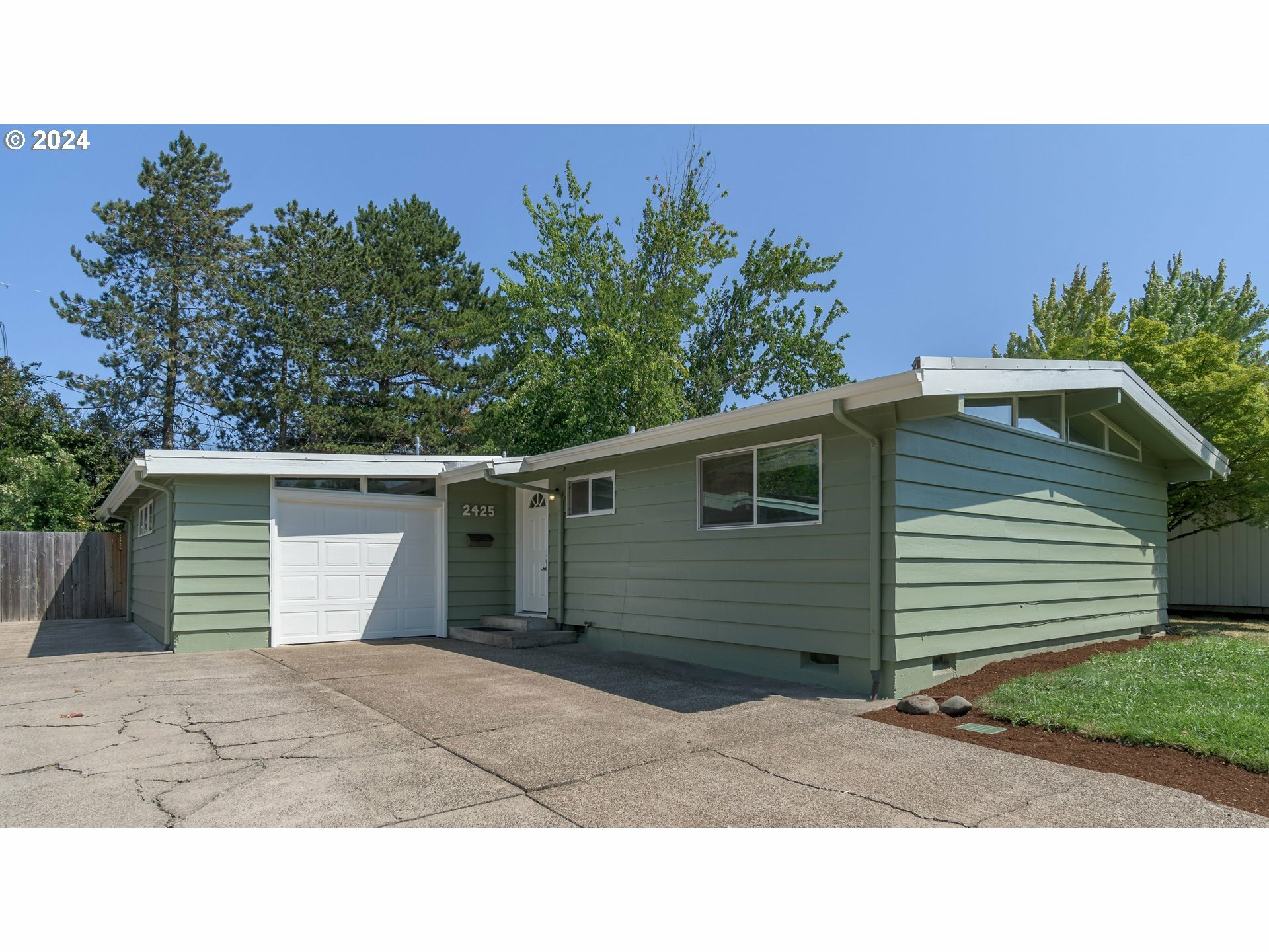 2425 Van Buren St  Eugene OR 97405 photo