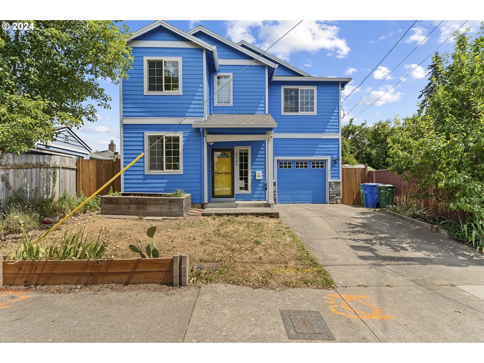 Property Photo:  6408 SE 74th Ave  OR 97206 