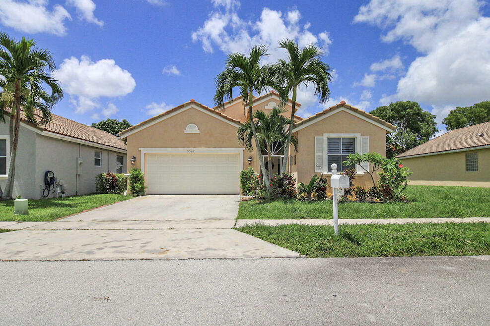 Property Photo:  9567 Lago Drive  FL 33472 