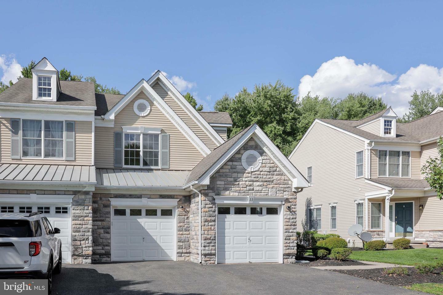 Property Photo:  11 Wedgewood Court  NJ 08540 