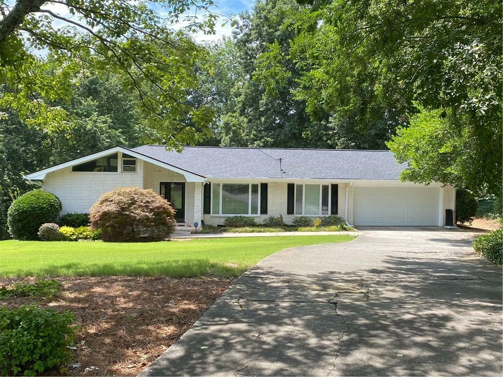 Property Photo:  2936 Fontainebleau Drive  GA 30360 