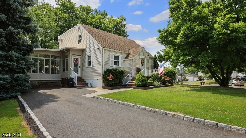 Property Photo:  1663 Raritan Rd  NJ 07066 