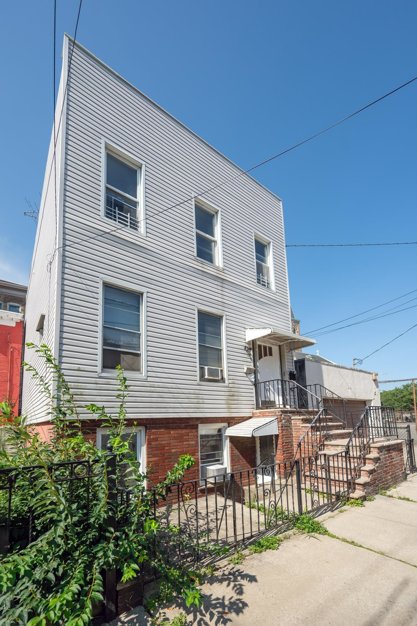 Property Photo:  47 Manhattan Ave Unit 3  NJ 07307 