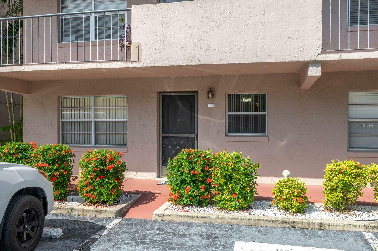 Property Photo:  150 El Dorado 106  FL 33884 