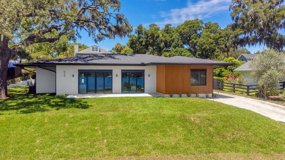 Property Photo:  930 East Boulevard  FL 34786 