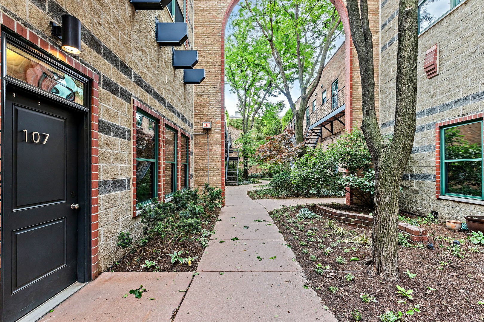 Property Photo:  22 N Morgan Street 107  IL 60607 