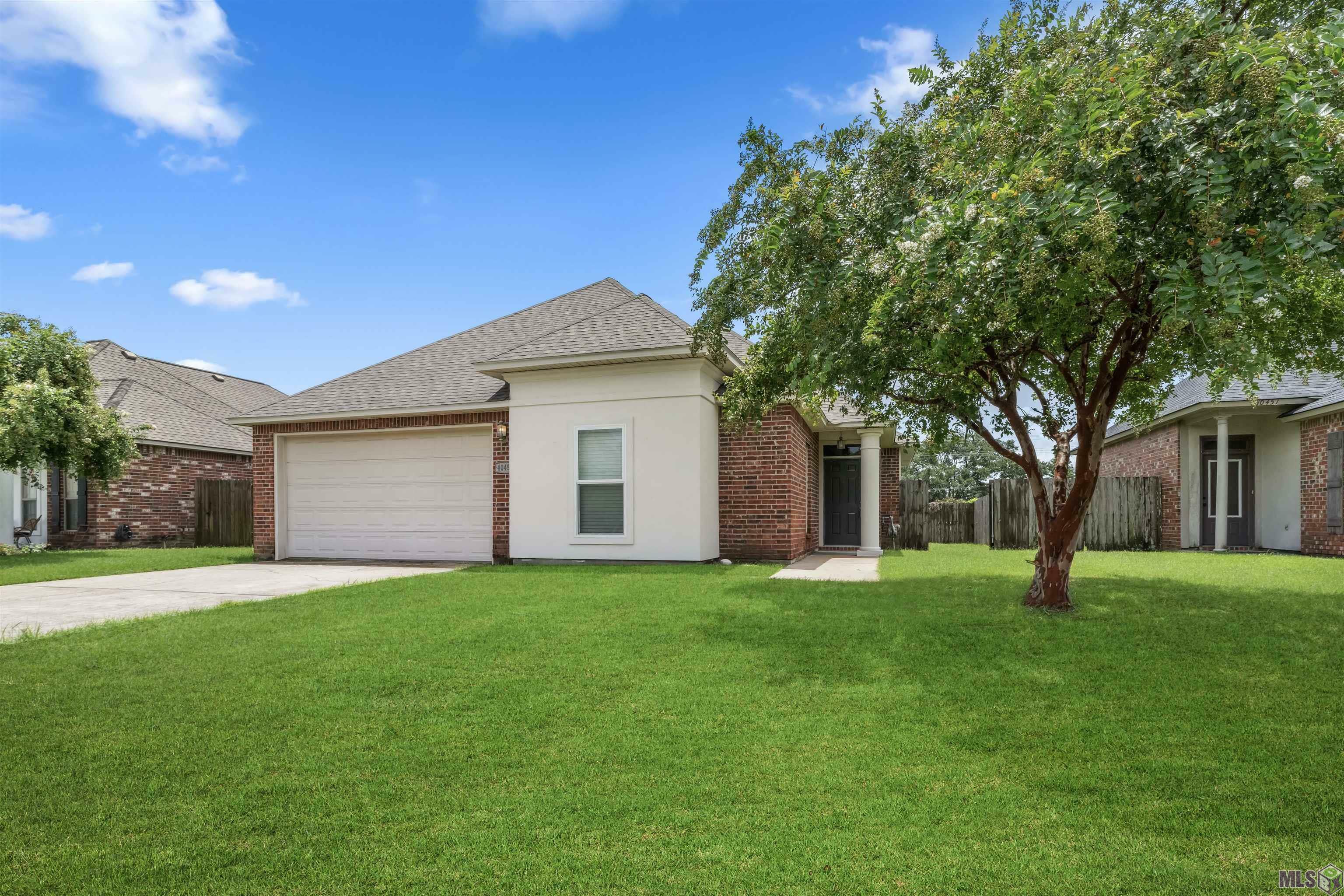 Property Photo: 40457 Fox Run Dr LA 70737